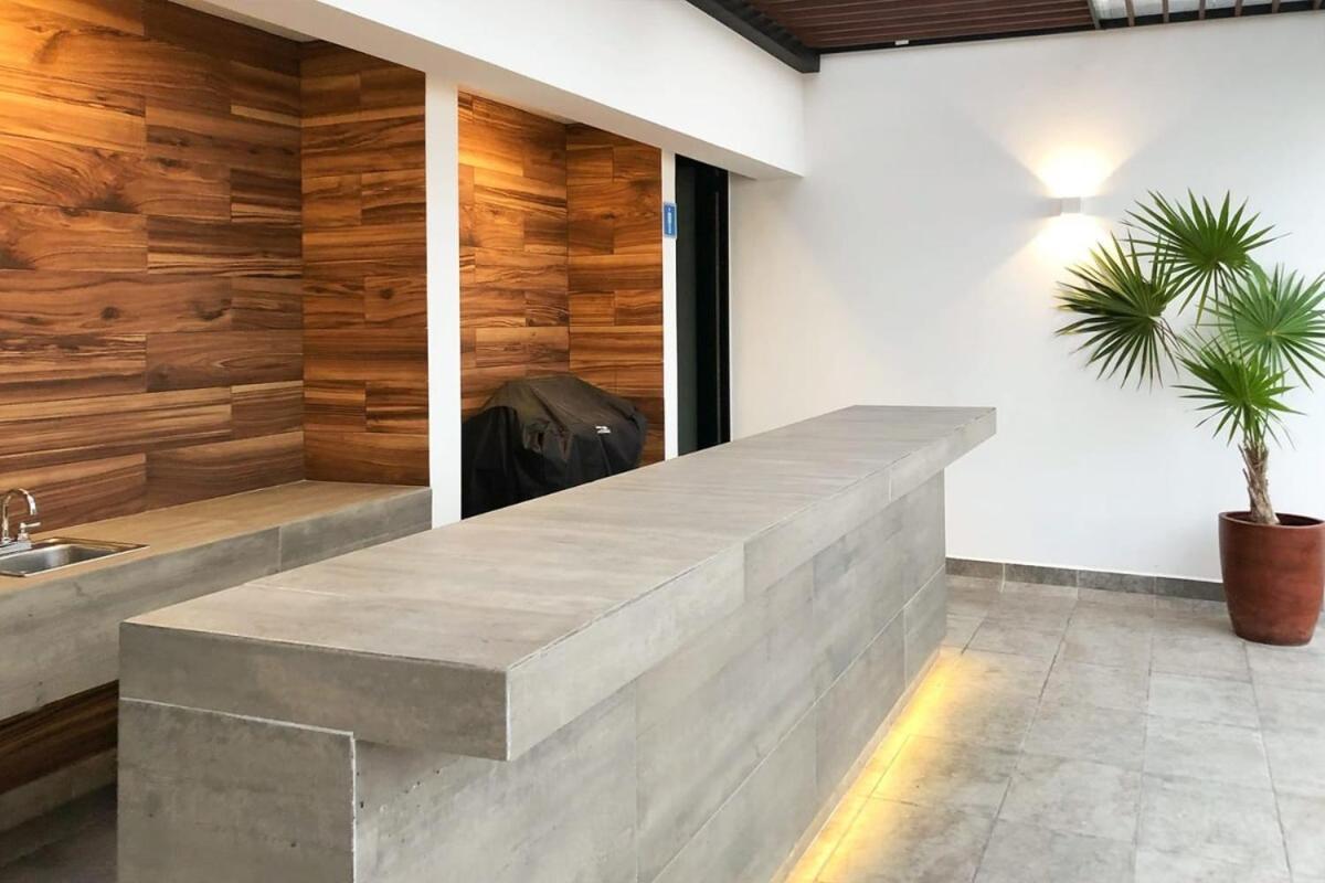 Luxe Top-floor Incredible Roof Pool At Complex