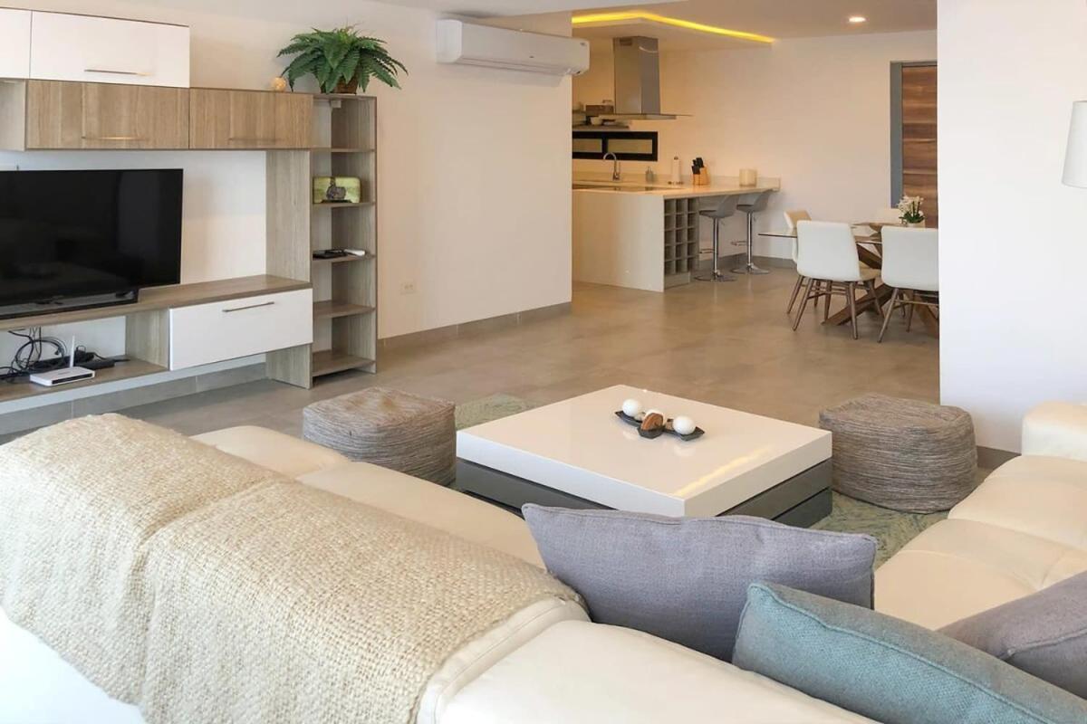 Apartment Luxe Top-floor Incredible Roof Pool At Complex