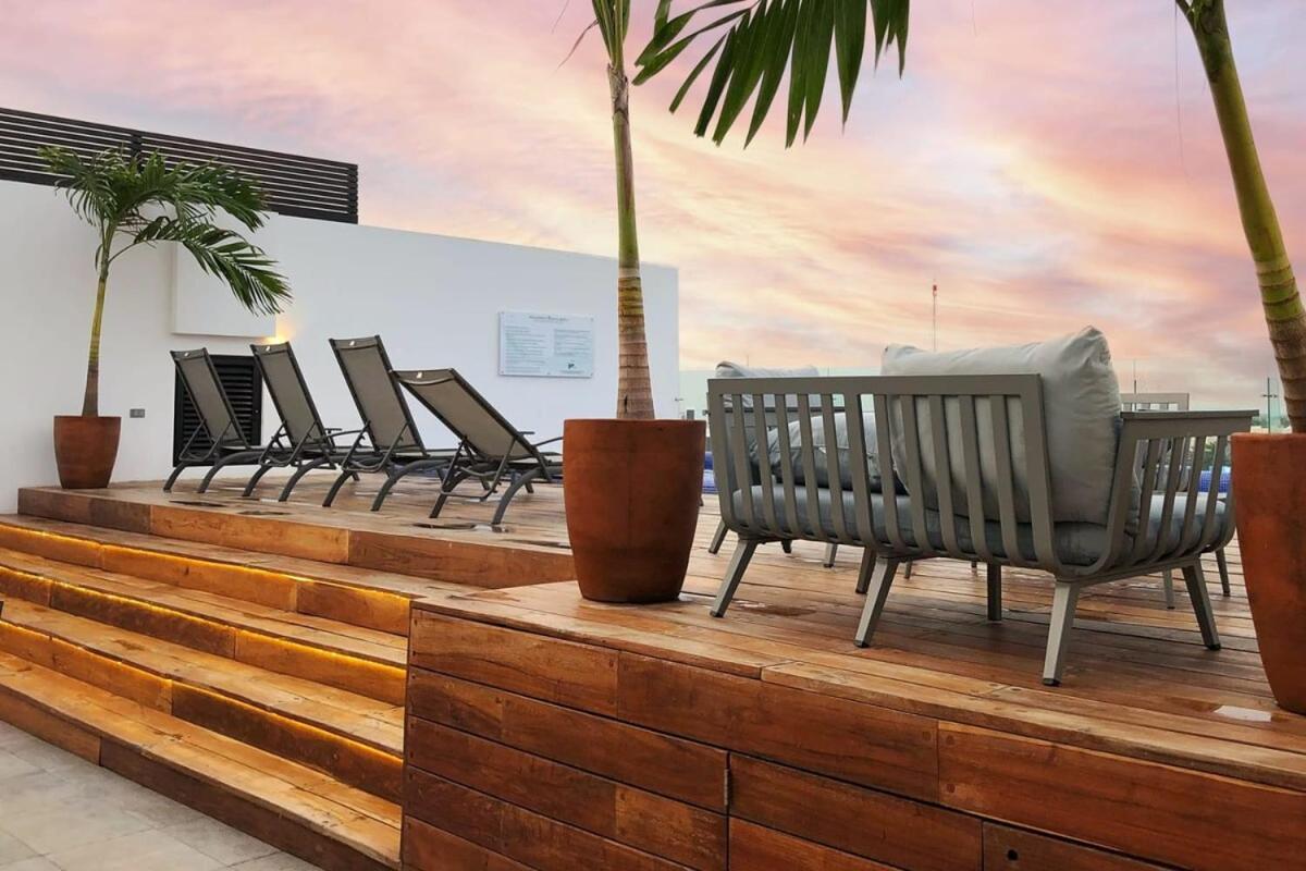 Luxe Top-floor Incredible Roof Pool At Complex Apartment *