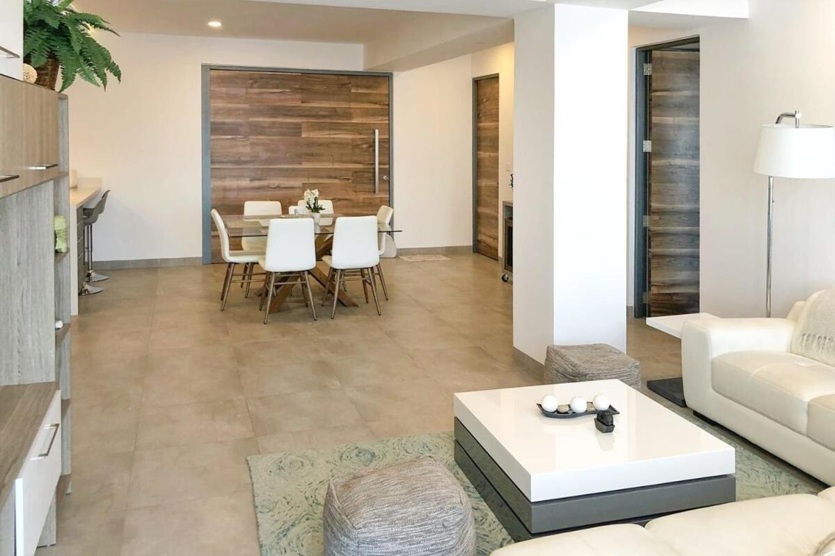 Apartment Luxe Top-floor Incredible Roof Pool At Complex *