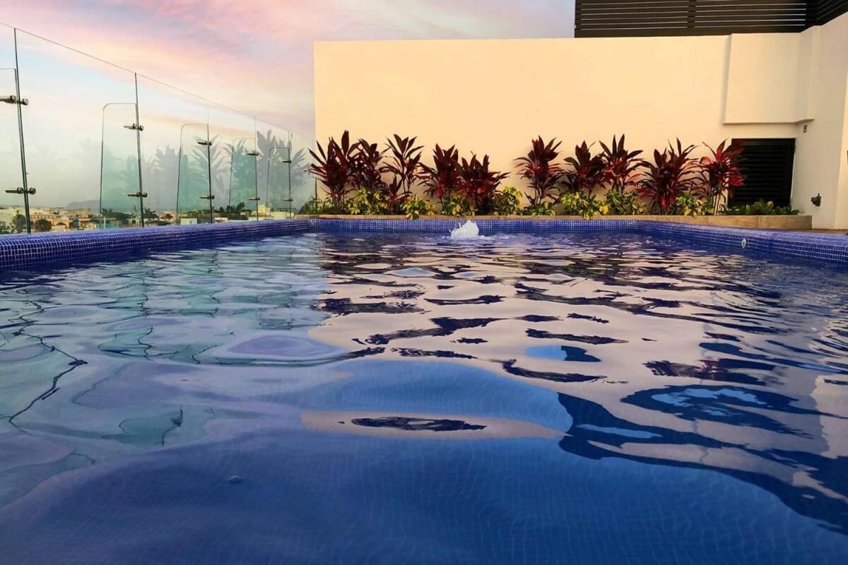 Luxe Top-floor Incredible Roof Pool At Complex