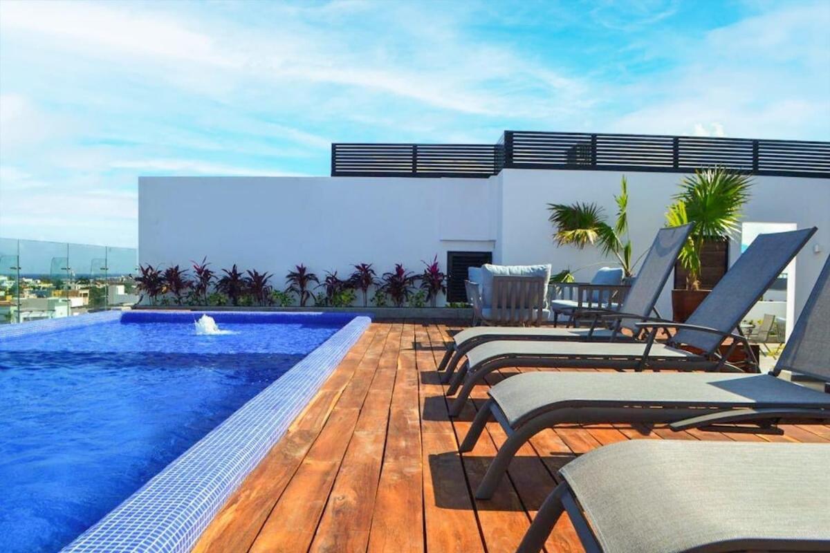Luxe Top-floor Incredible Roof Pool At Complex Apartment