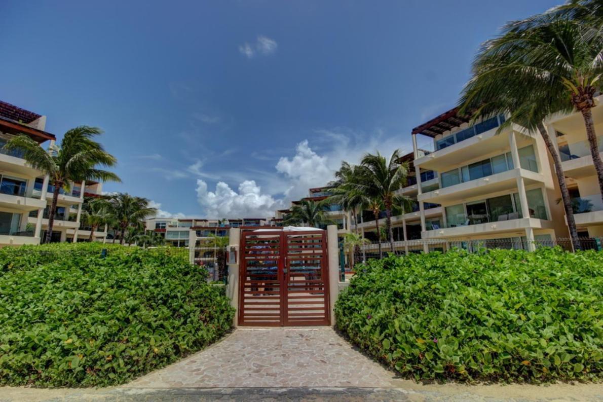 The Elements 2 Bedrooms Beachfront Apartment Playa del Carmen