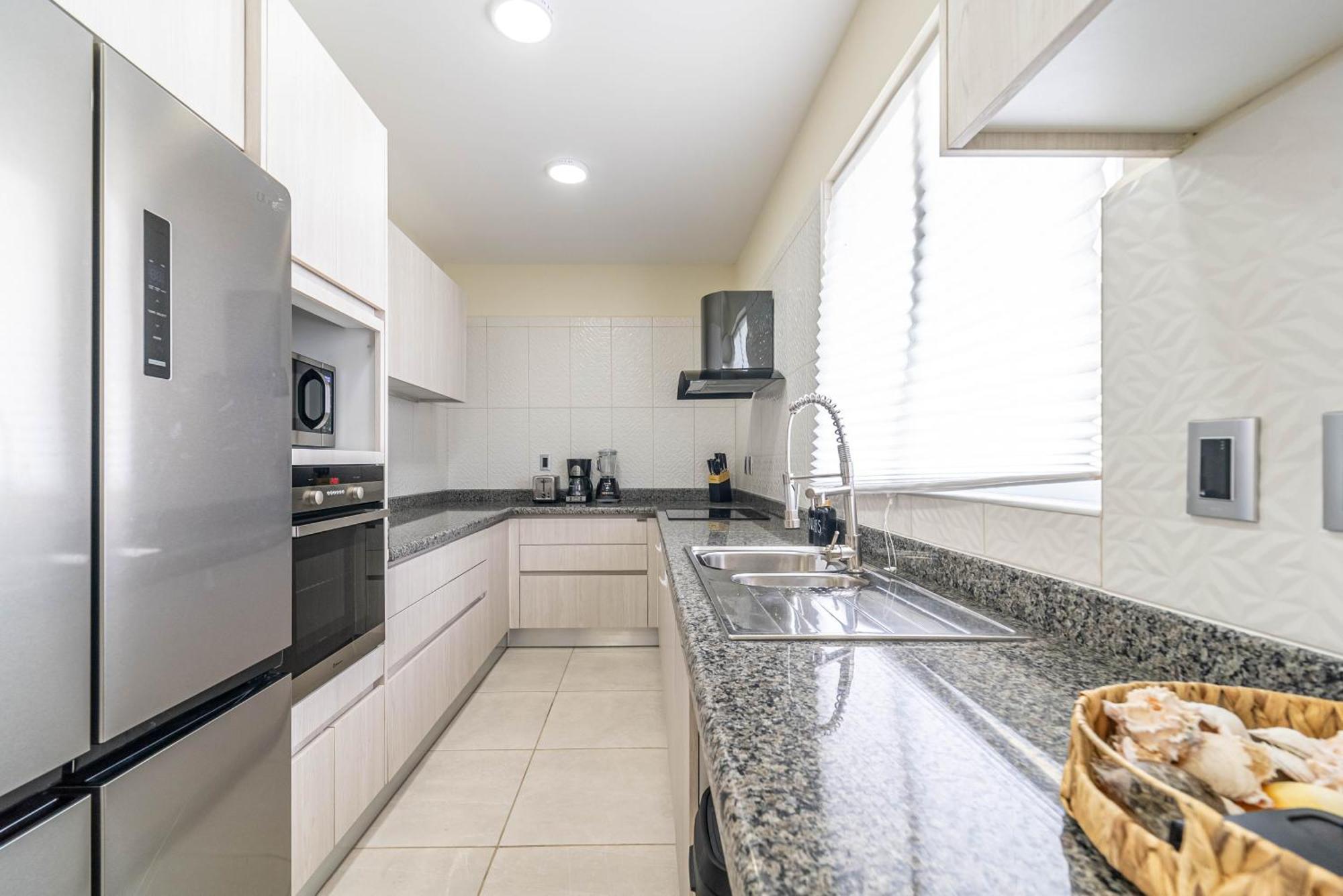 Holiday home 3 Bd With Balcony, Gym, Rooftop Pool, Hot Tub Playa del Carmen