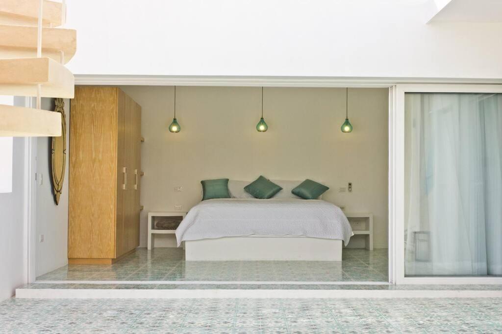 Contemporary Penthouse Mamitas *