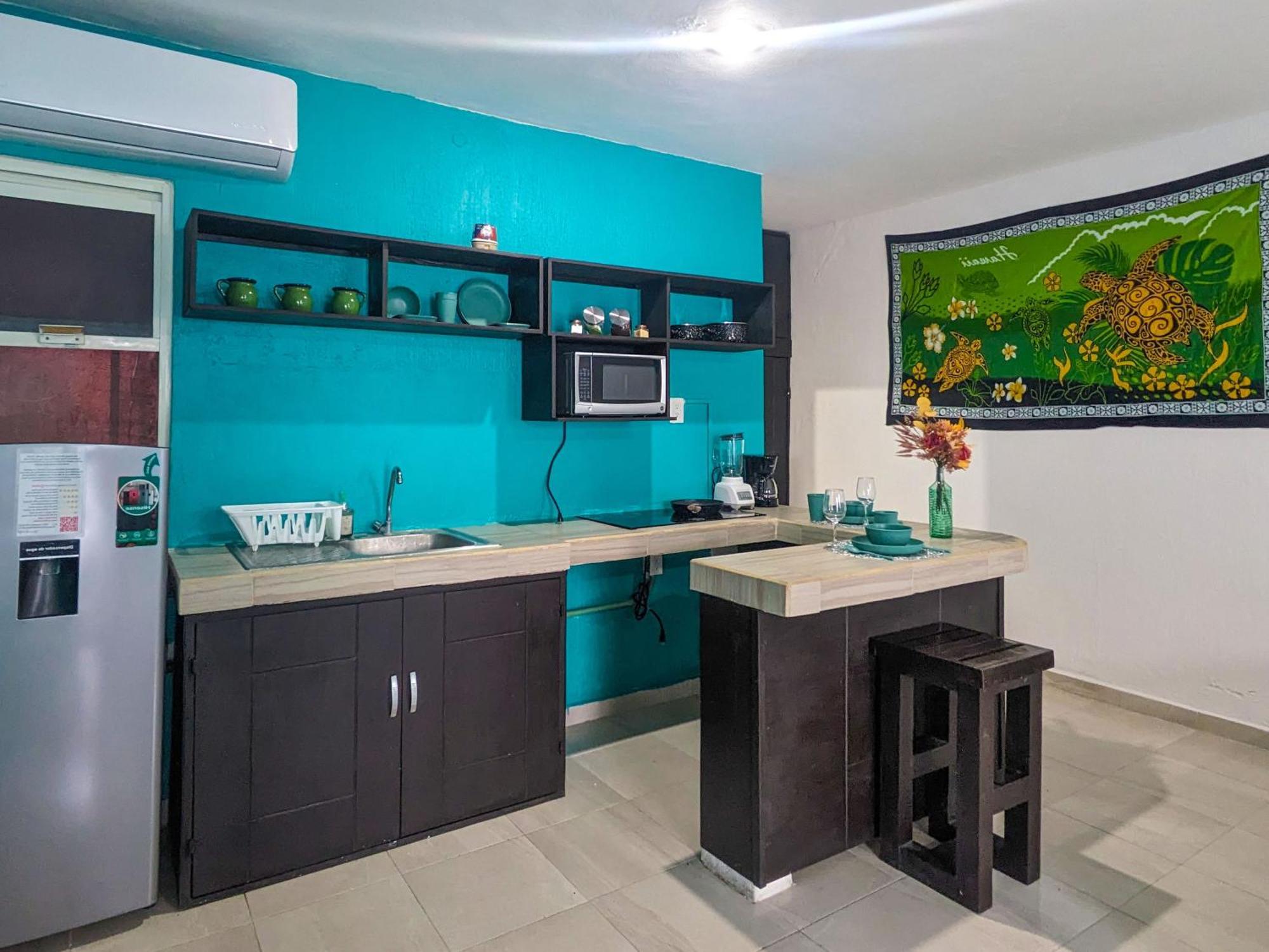 Apartment A5 Beachside Bliss Family Hawaiian Themed Quad Studio Kitchen Ac Playa del Carmen