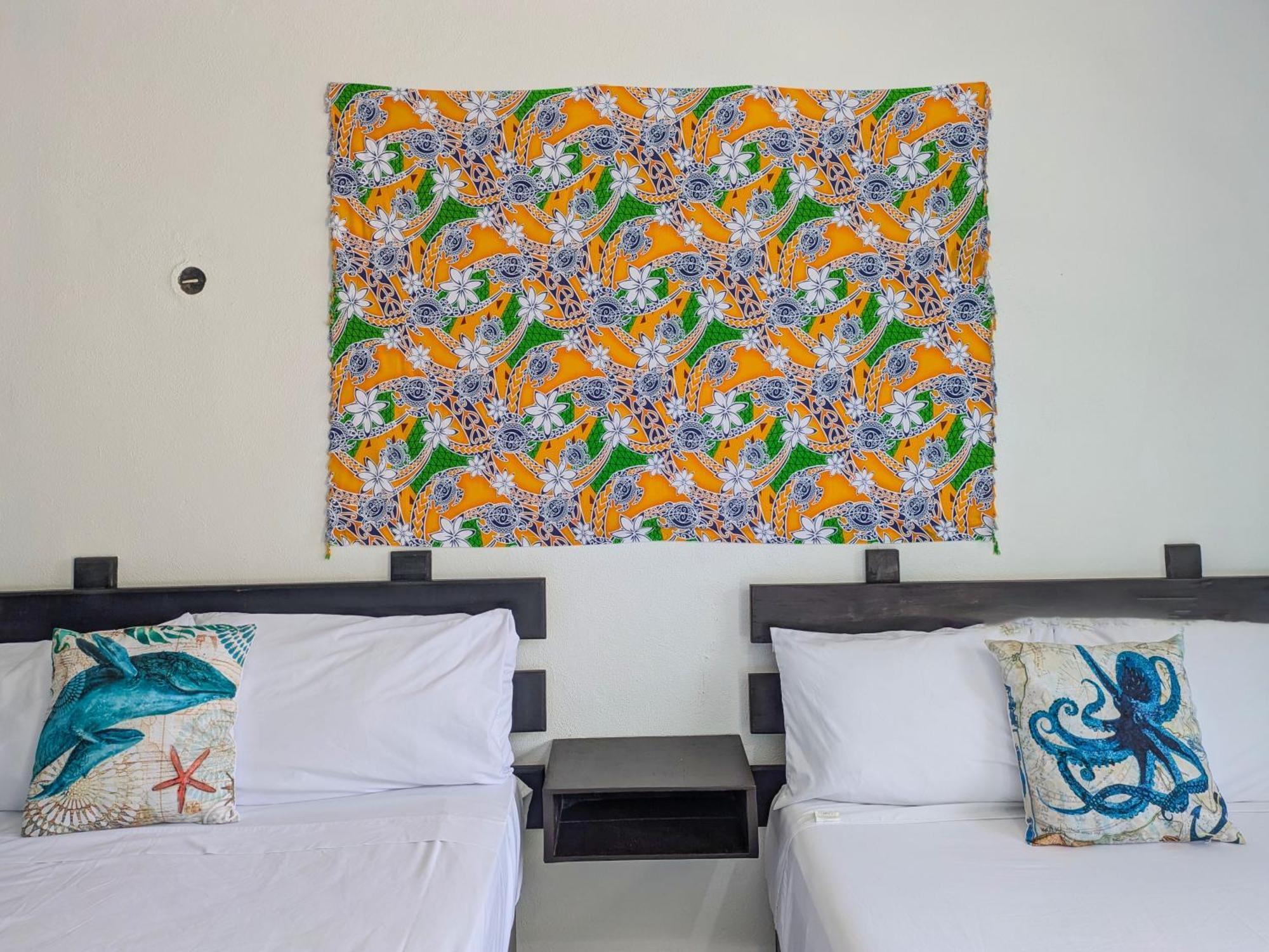 A5 Beachside Bliss Family Hawaiian Themed Quad Studio Kitchen Ac *