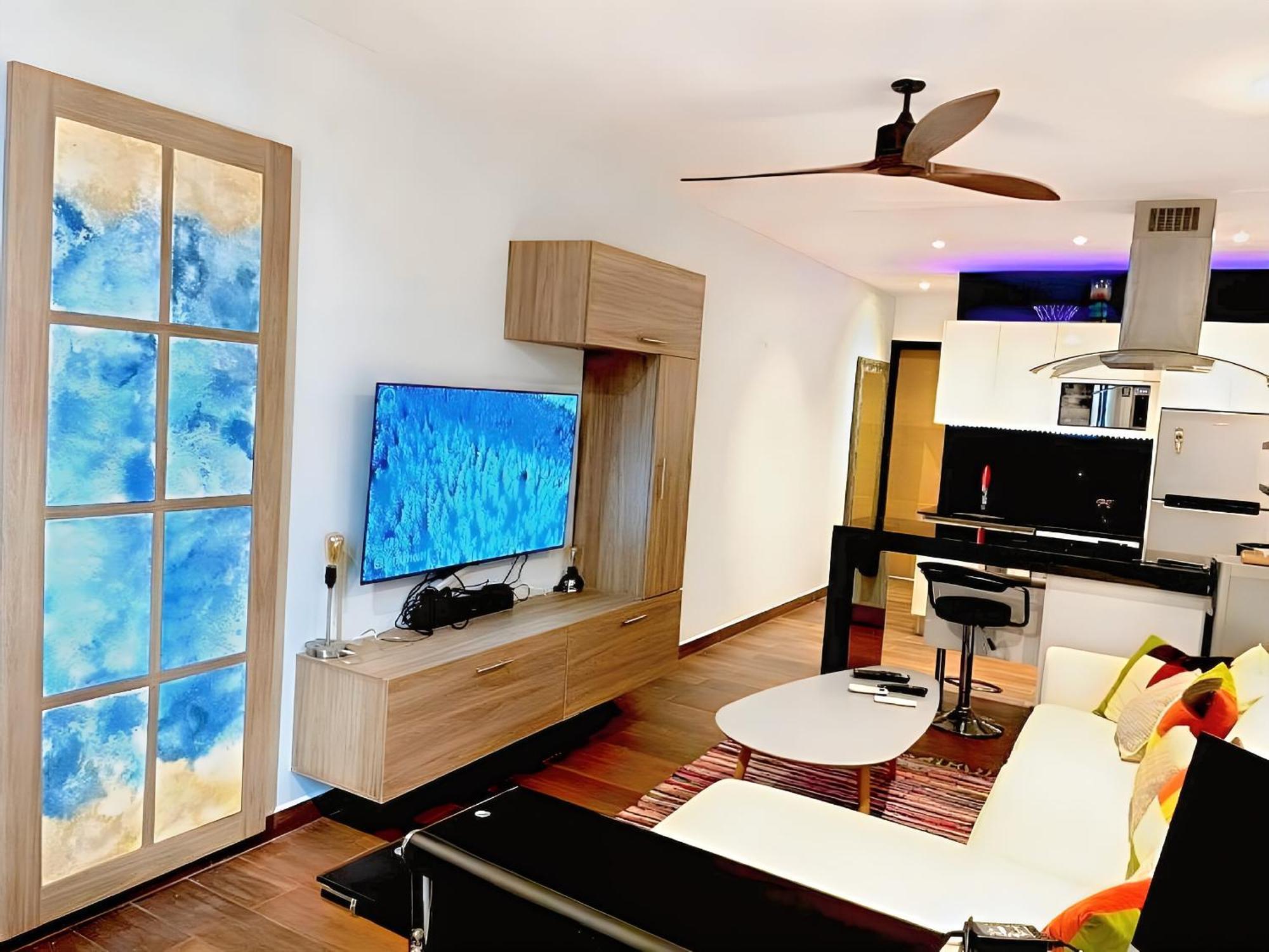 Apartment Executive - Hyper Center