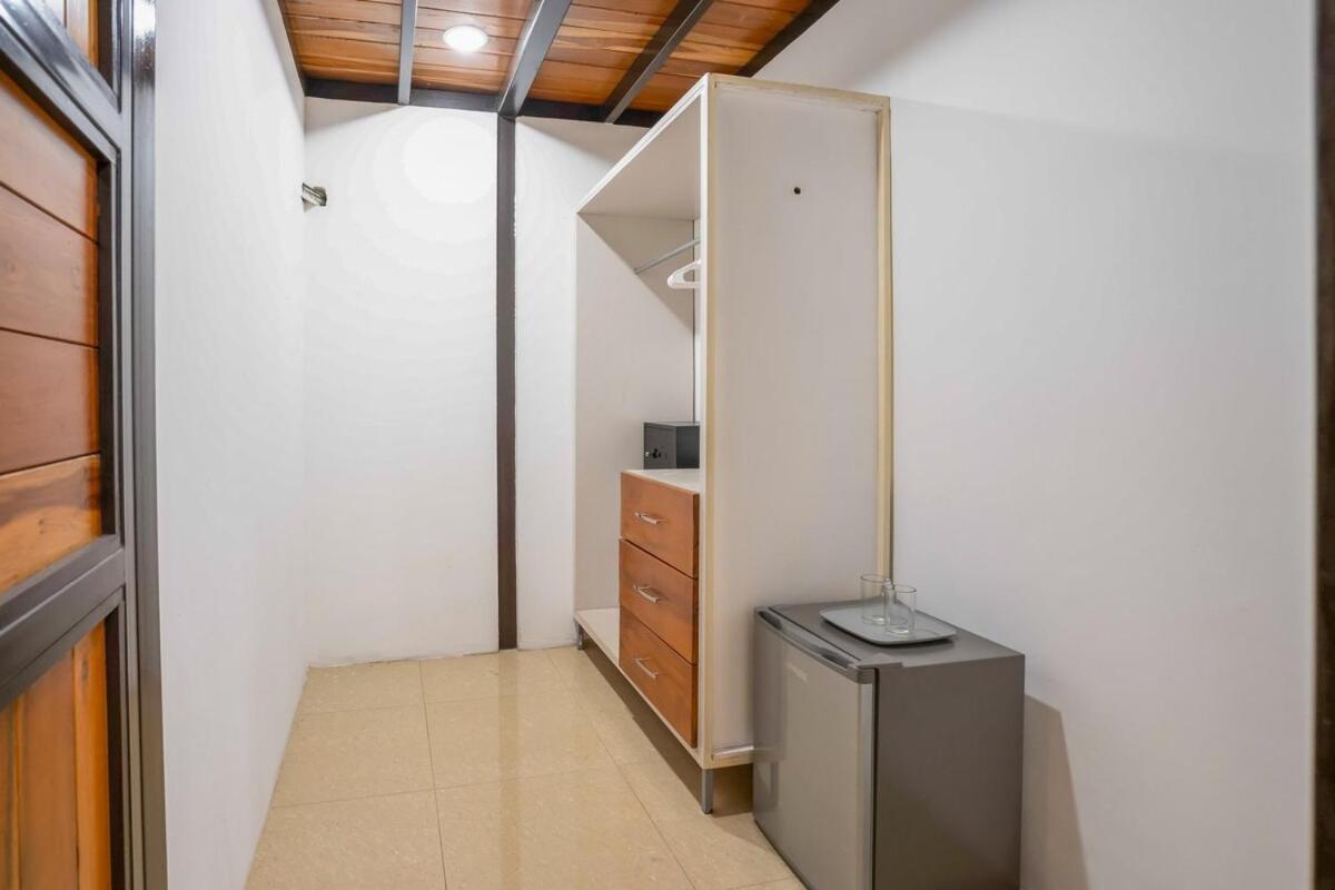 Urbana Familiar Con Piscina En Vakantiehuis *