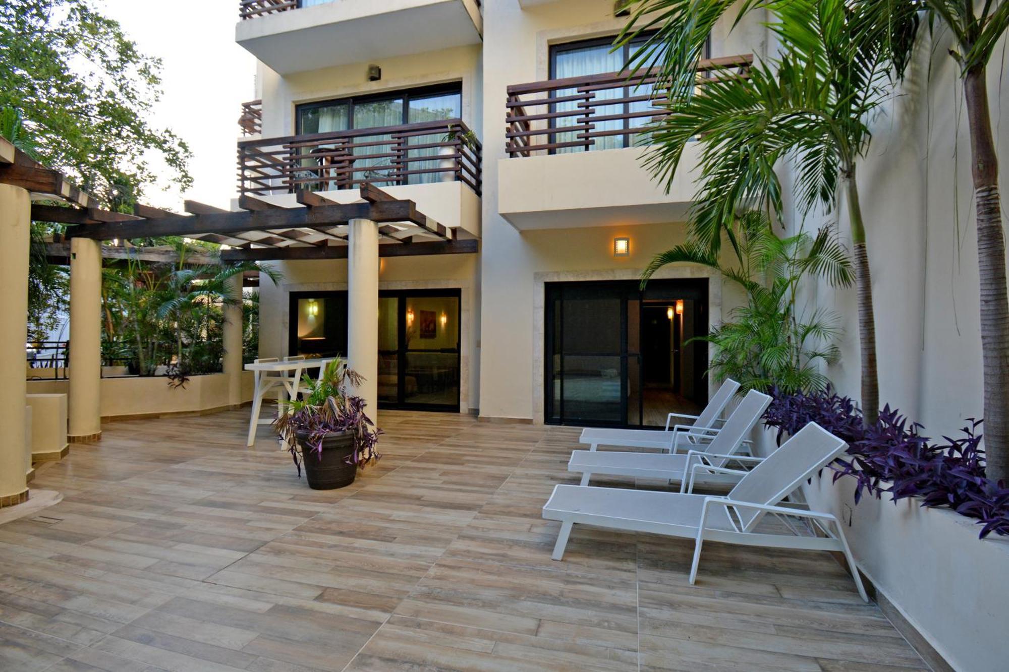 Awesome At Aldea Thai Beachfront Aparthotel