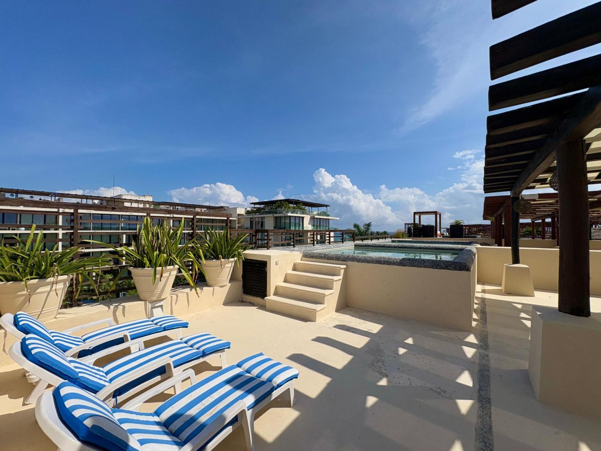 Awesome At Aldea Thai Beachfront Aparthotel *