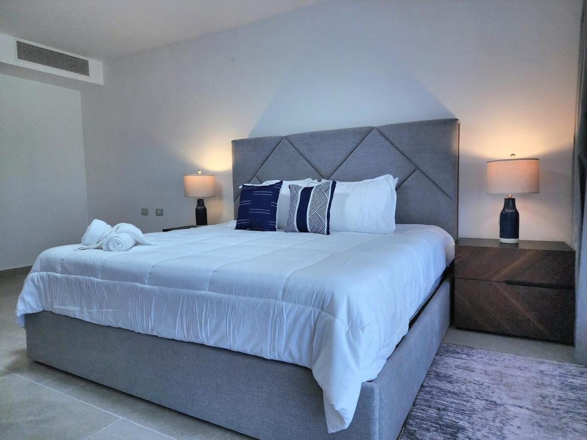 Apartment Luxury Swim-up And Private Club *