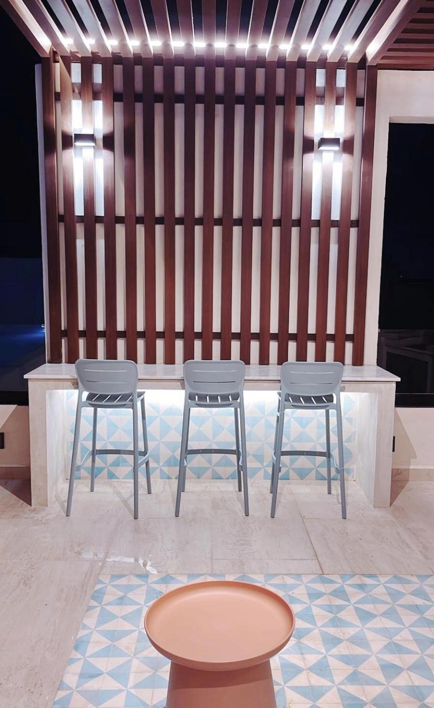 Brand New In 4th Floor With Balcony And Elevator * Playa del Carmen