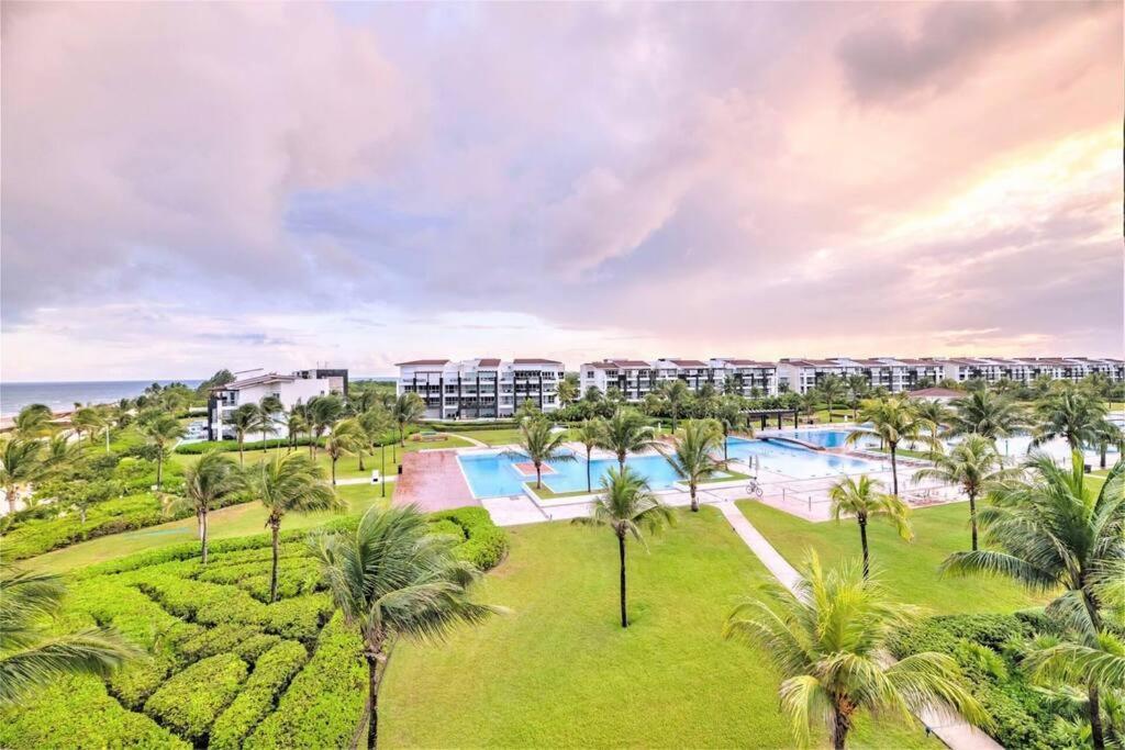 Mareazul Beachfront - Paraiso Apartment