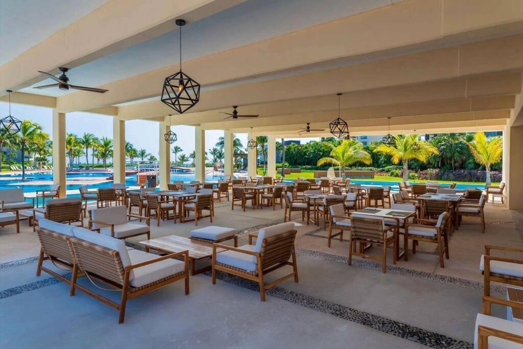 Mareazul Beachfront - Paraiso Apartment