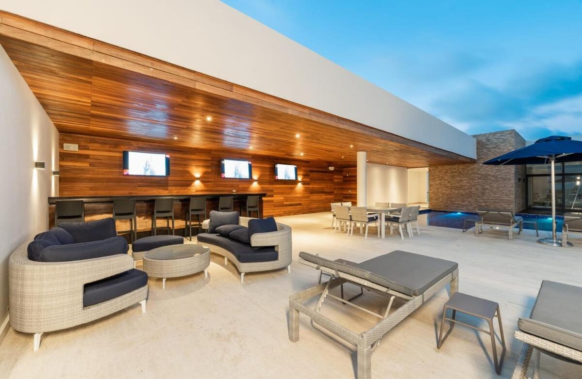 Apartment 5th Avenue Quiet Luxury With Jacuzzi Beachfront
