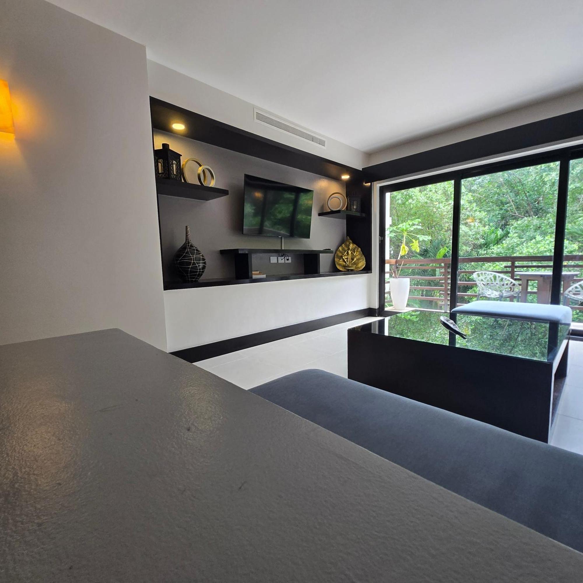 Awesome At Aldea Thai Beachfront *