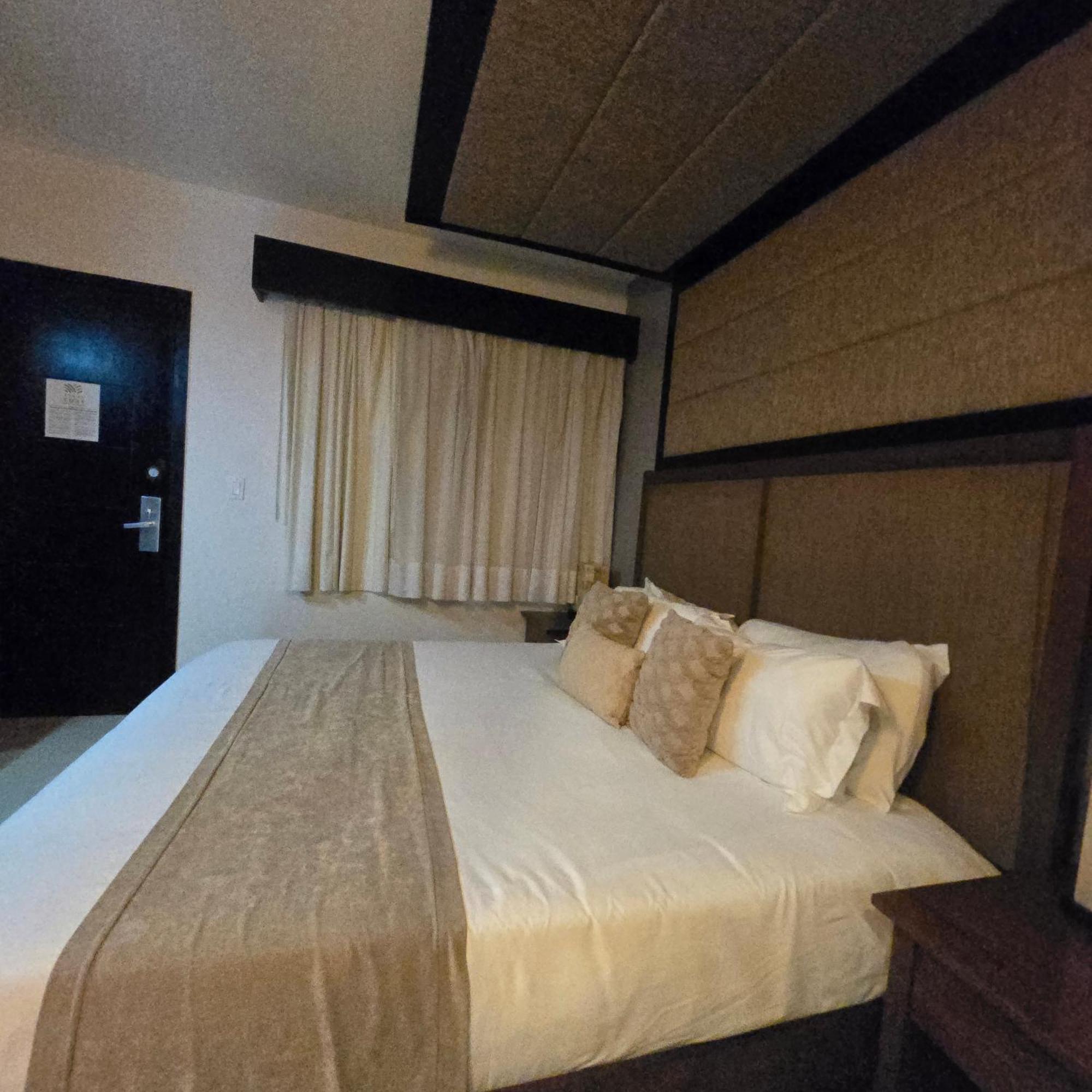 Awesome At Aldea Thai Beachfront *