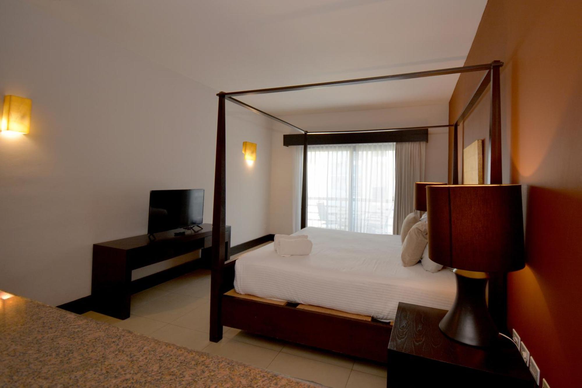 Awesome At Aldea Thai Beachfront Aparthotel *