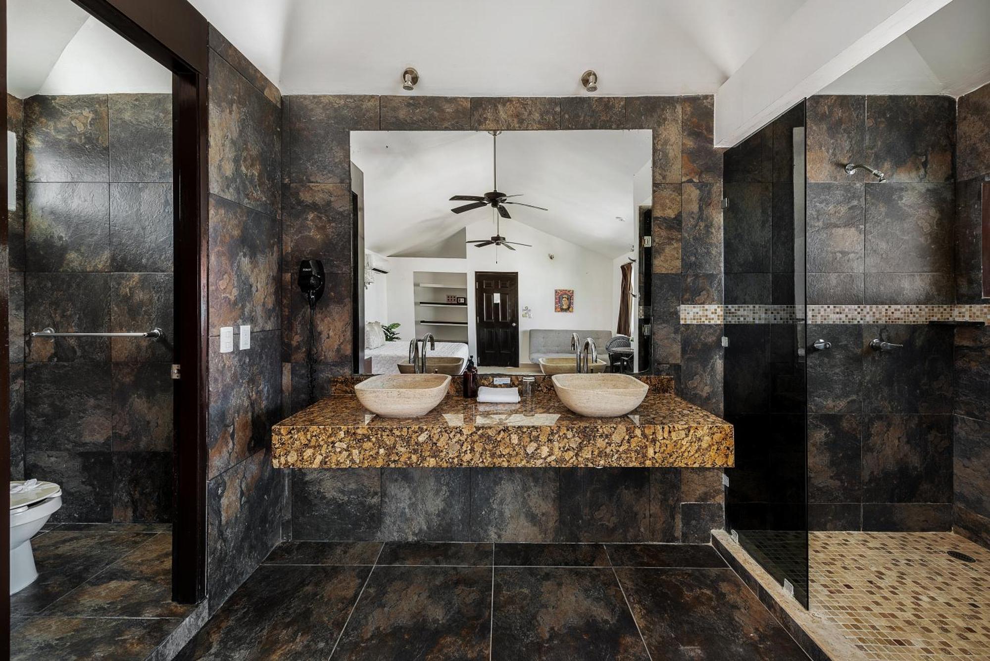 Hotel Illusion Boutique 