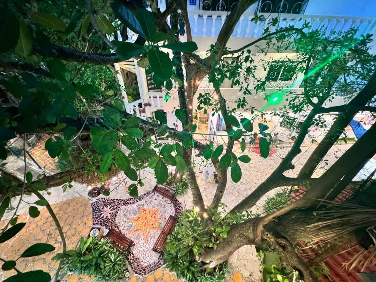 Ha Garden Gallery - 5th Avenue Hotel *