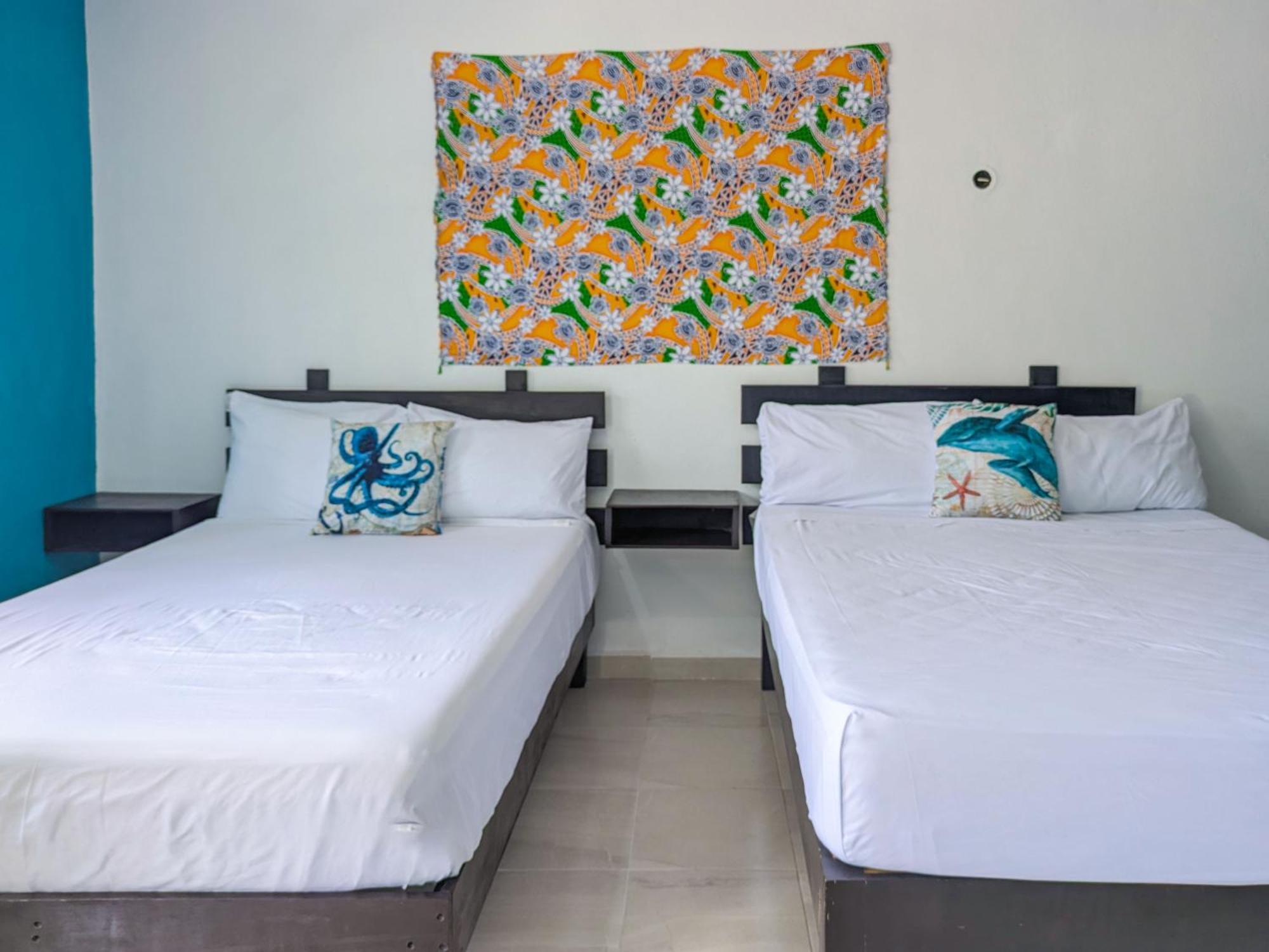 A5 Beachside Bliss Family Hawaiian Themed Quad Studio Kitchen Ac Apartment