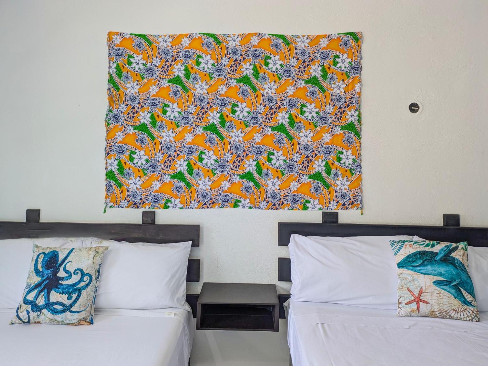 Apartment A5 Beachside Bliss Family Hawaiian Themed Quad Studio Kitchen Ac *