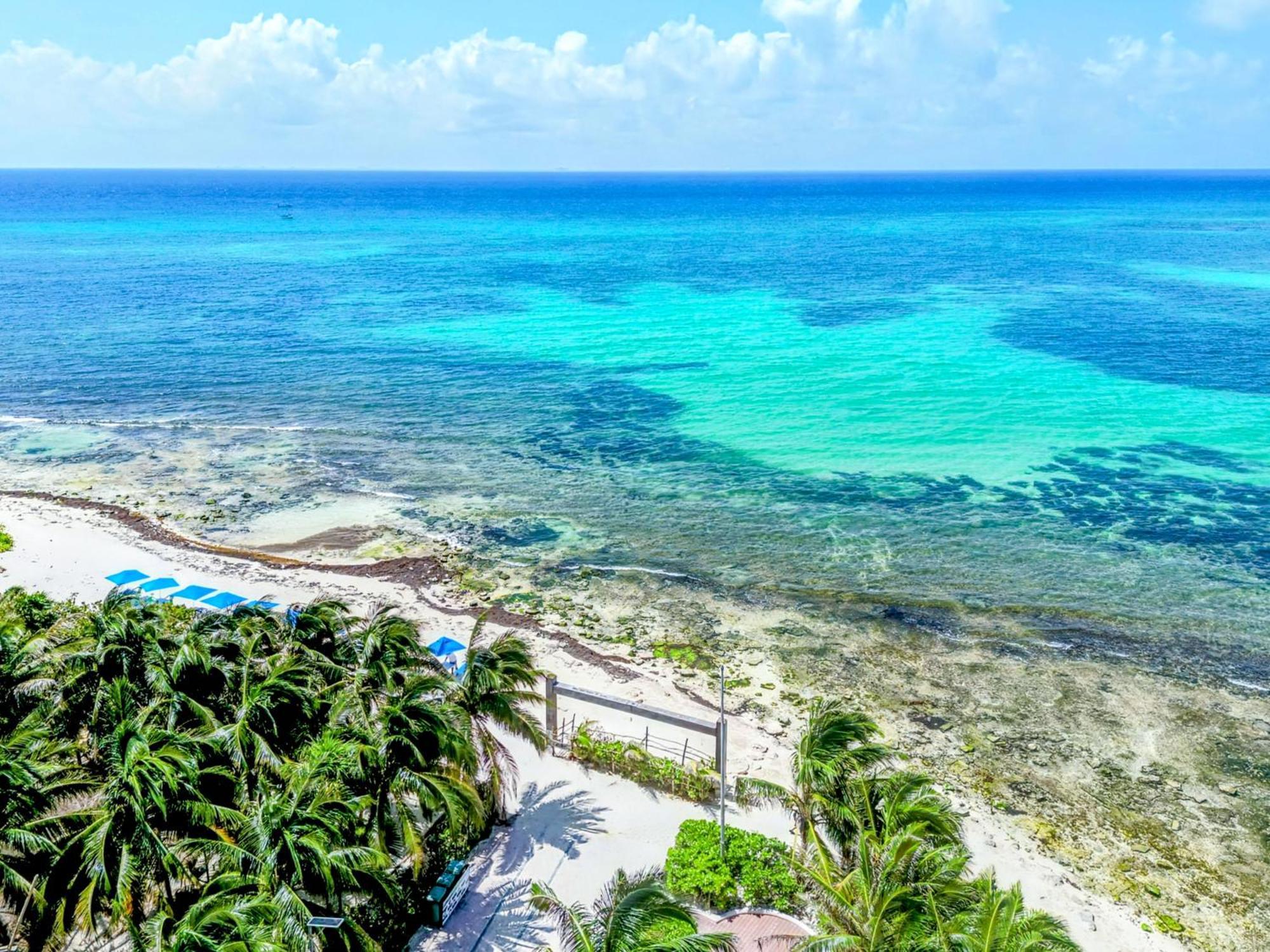 A5 Beachside Bliss Family Hawaiian Themed Quad Studio Kitchen Ac * Playa del Carmen