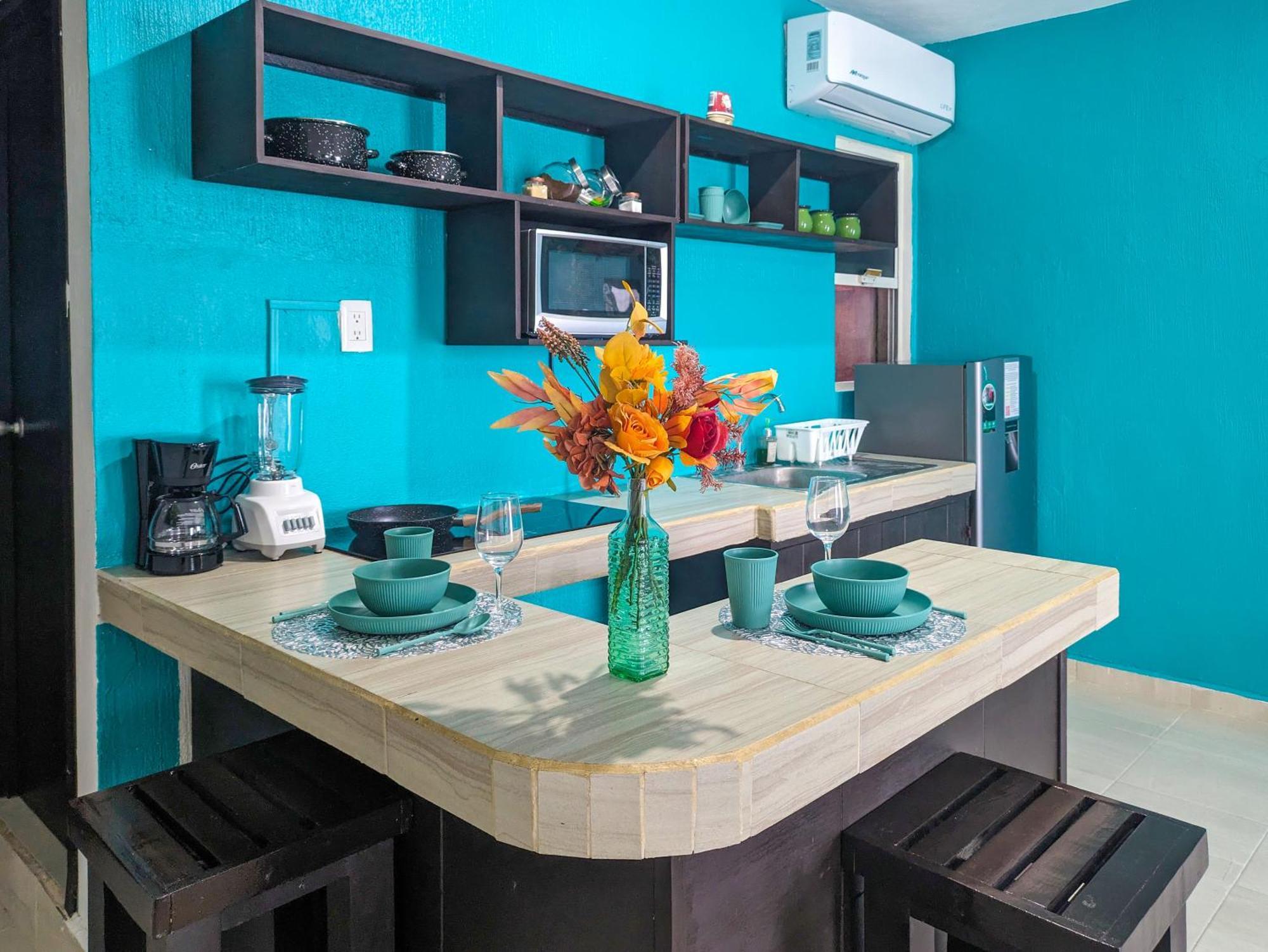 Apartment A5 Beachside Bliss Family Hawaiian Themed Quad Studio Kitchen Ac Playa del Carmen