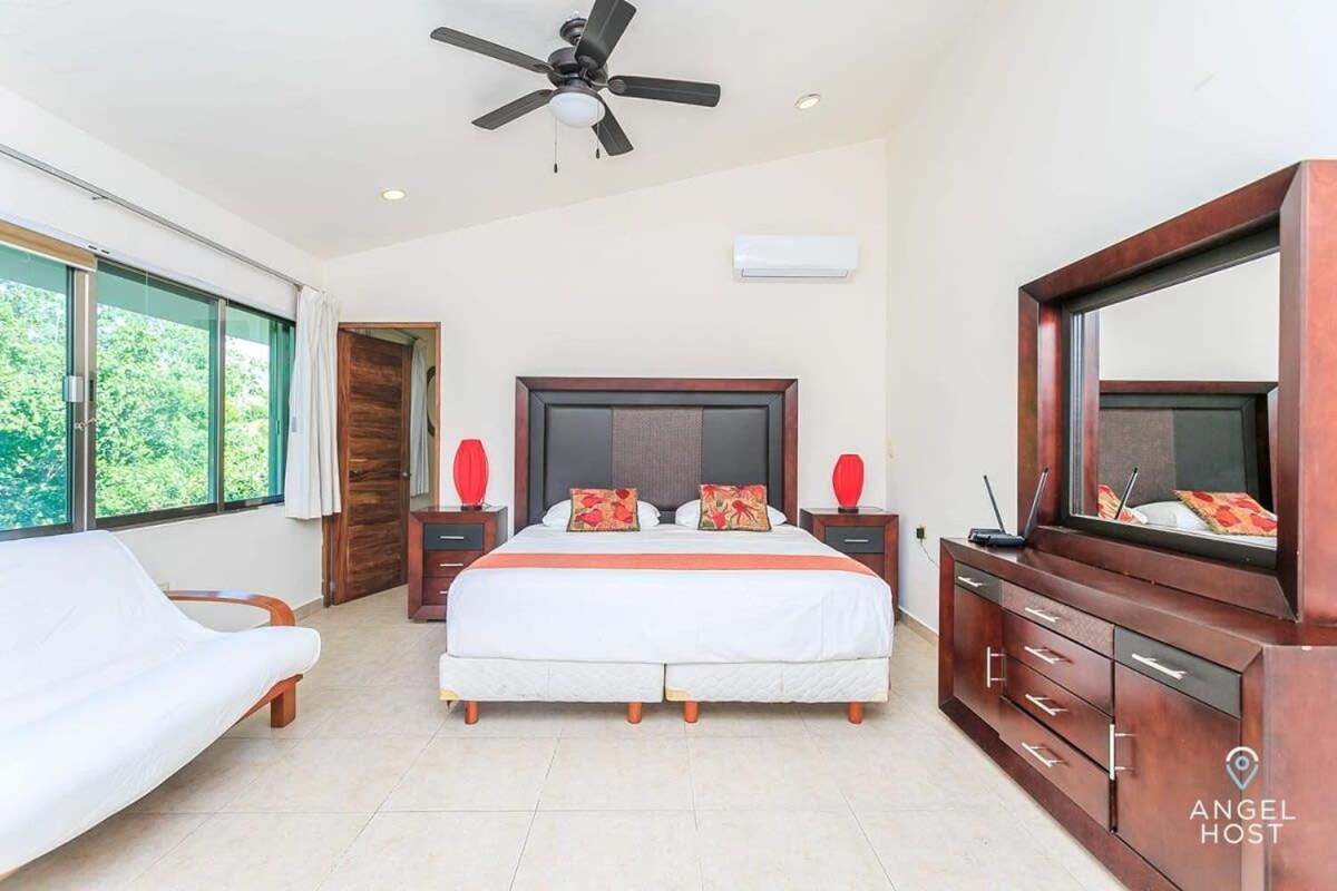 Villa With Private Pool & Large Garden In Playacar Playa del Carmen