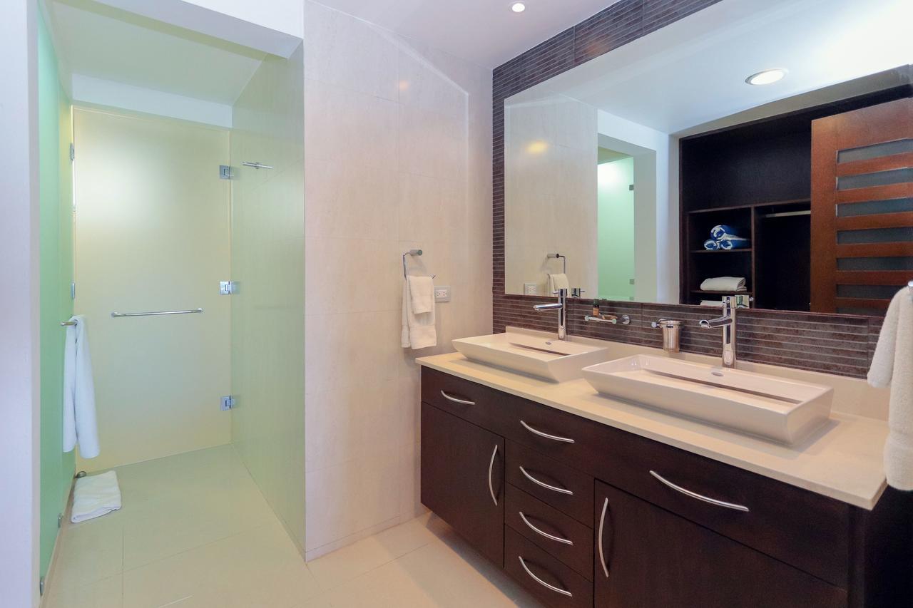 Beachfront With Jacuzzi, 3 Bedroom & Pool - At Mareazul Corazon Ferienhaus *