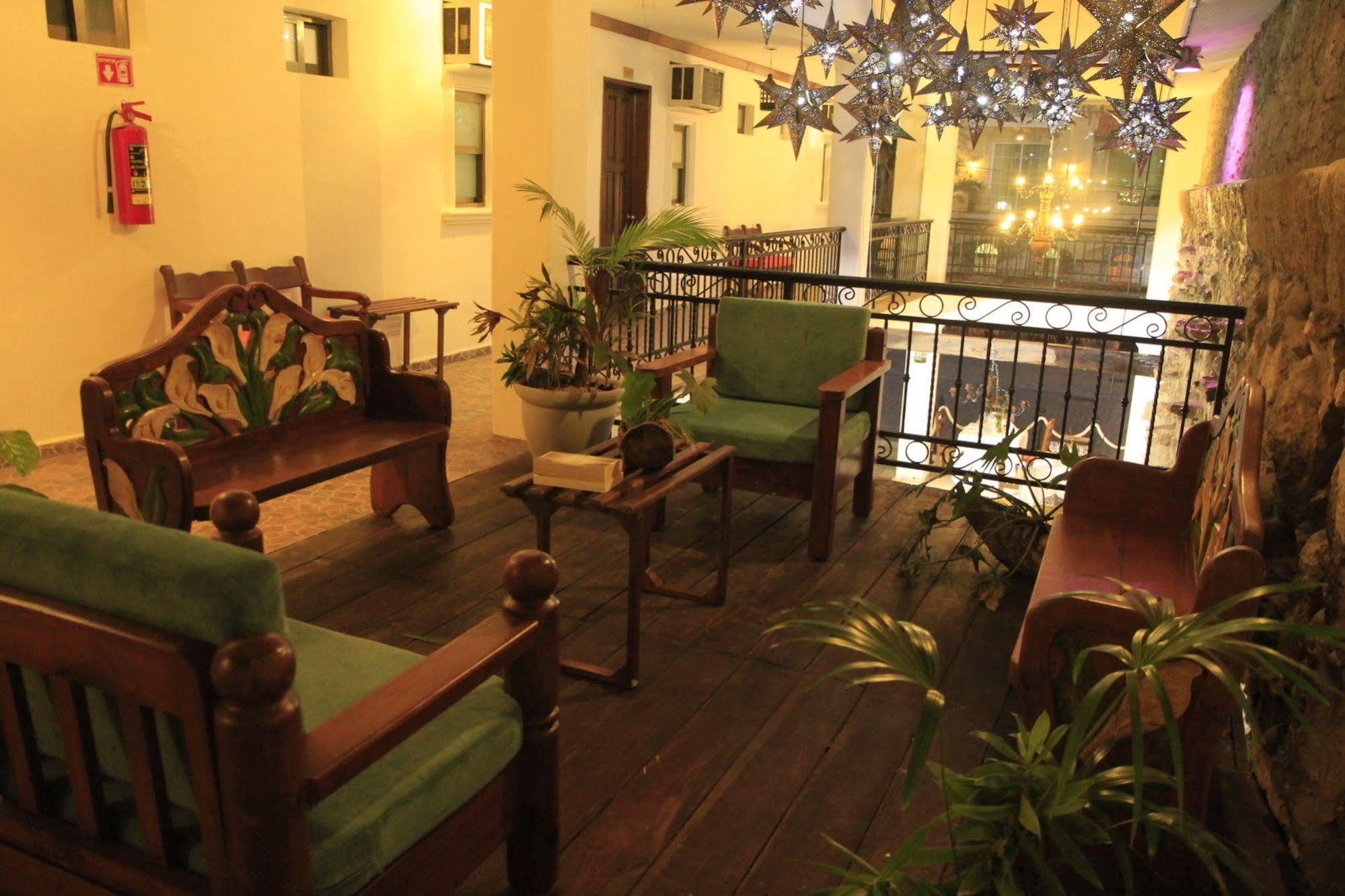 Hotel Ahava 3*