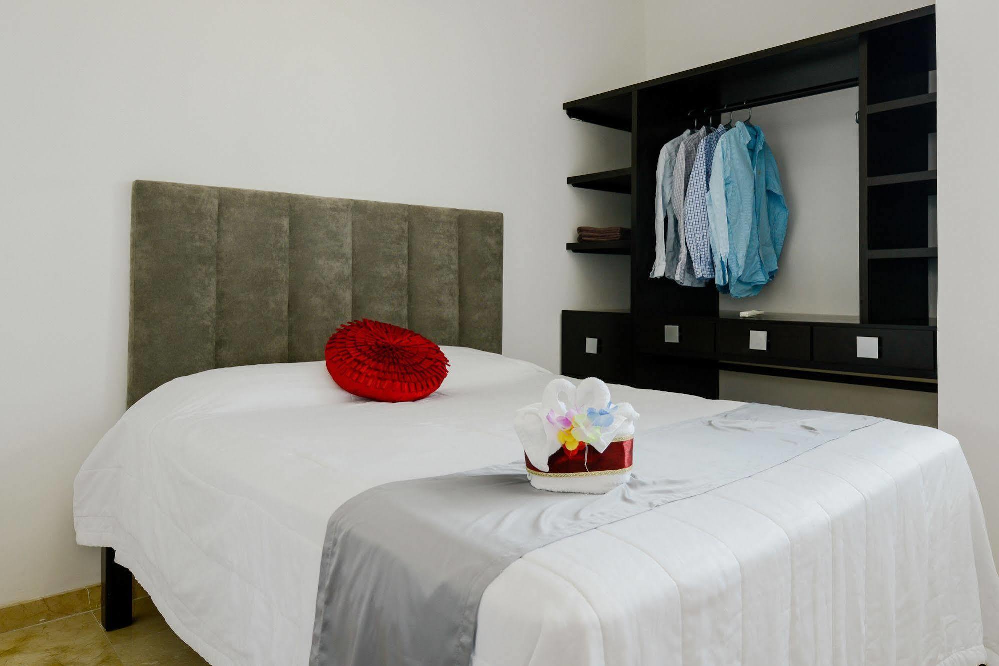Aparthotel La Playa 3*
