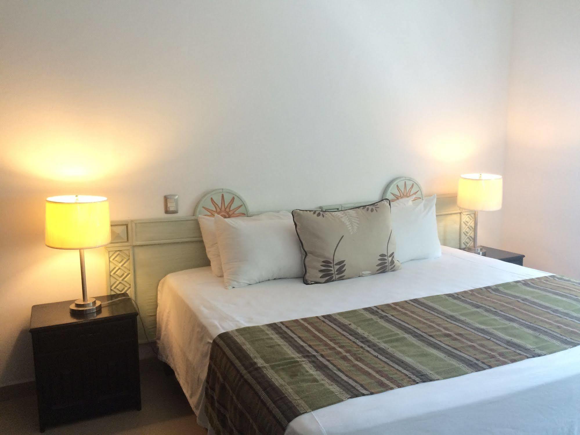 Nasim Con Acceso Club Gratis, Metros 5th Avenida Aparthotel Playa del Carmen