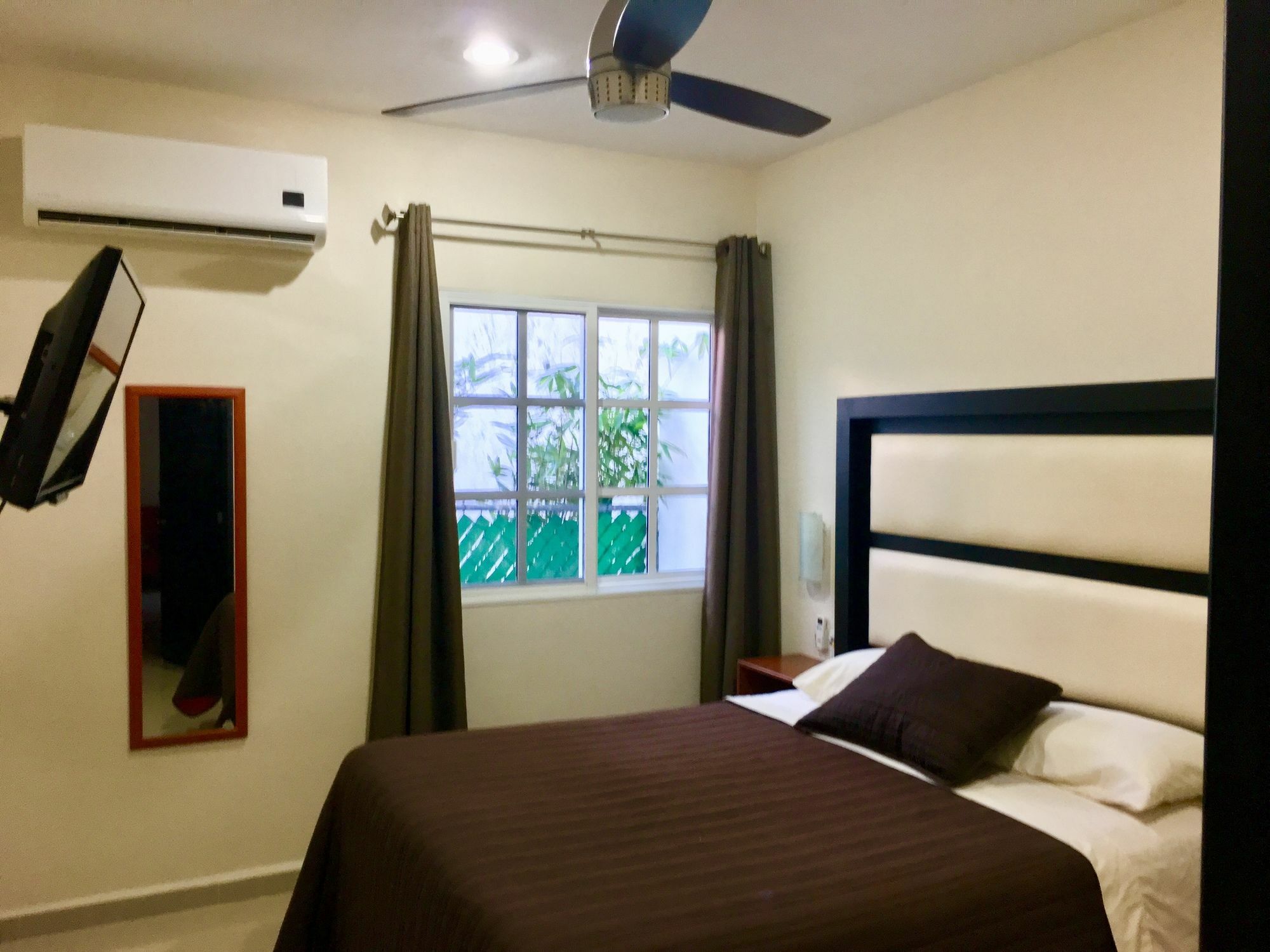 Flamingos Inn 3*