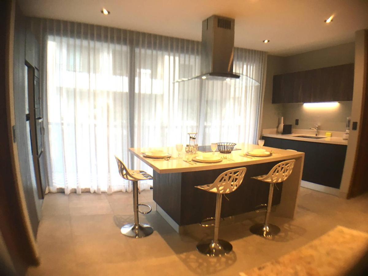 It Residence, Location, Luxury 2 Bedroom Two Roof Pools Club Included Ferienhaus
