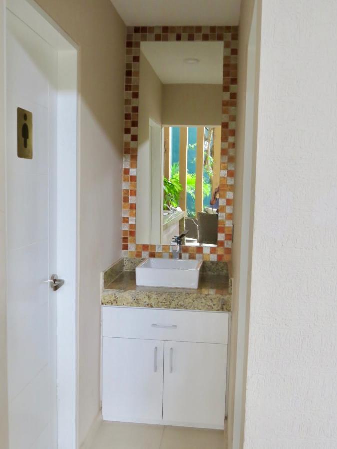 Hotel Palmarena & Residences - Long Comfort With Parking, Sauna, Gym & Pool - Steps From 5th Avenue
